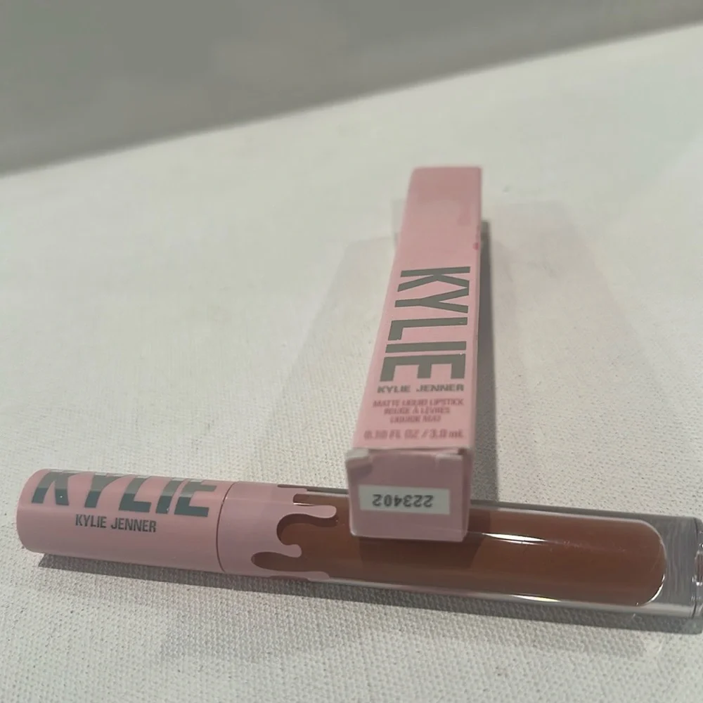 Kylie Jenner Matte Liquid Lipstick. No 308 Built To Last Matte.